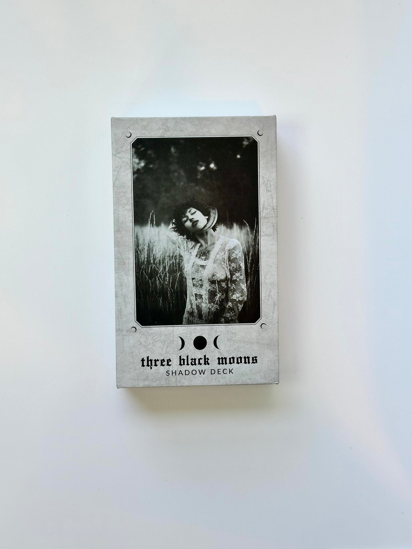 Three Black Moons Shadow Deck: 52 Oracle Card Deck and Guidebook