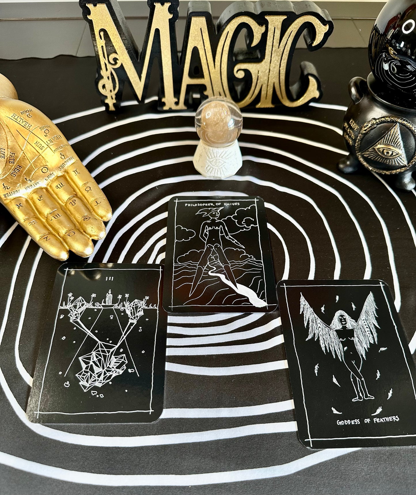 The Wanderer's Tarot Deck and Guidebook for Divination