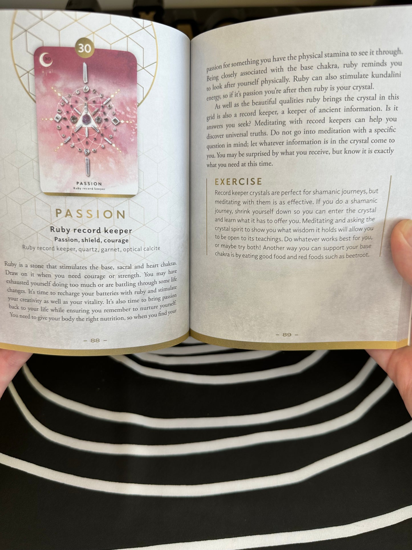 Crystal Grid Oracle Deck Deluxe Edition: 72 Card Set for Divination and Gridding