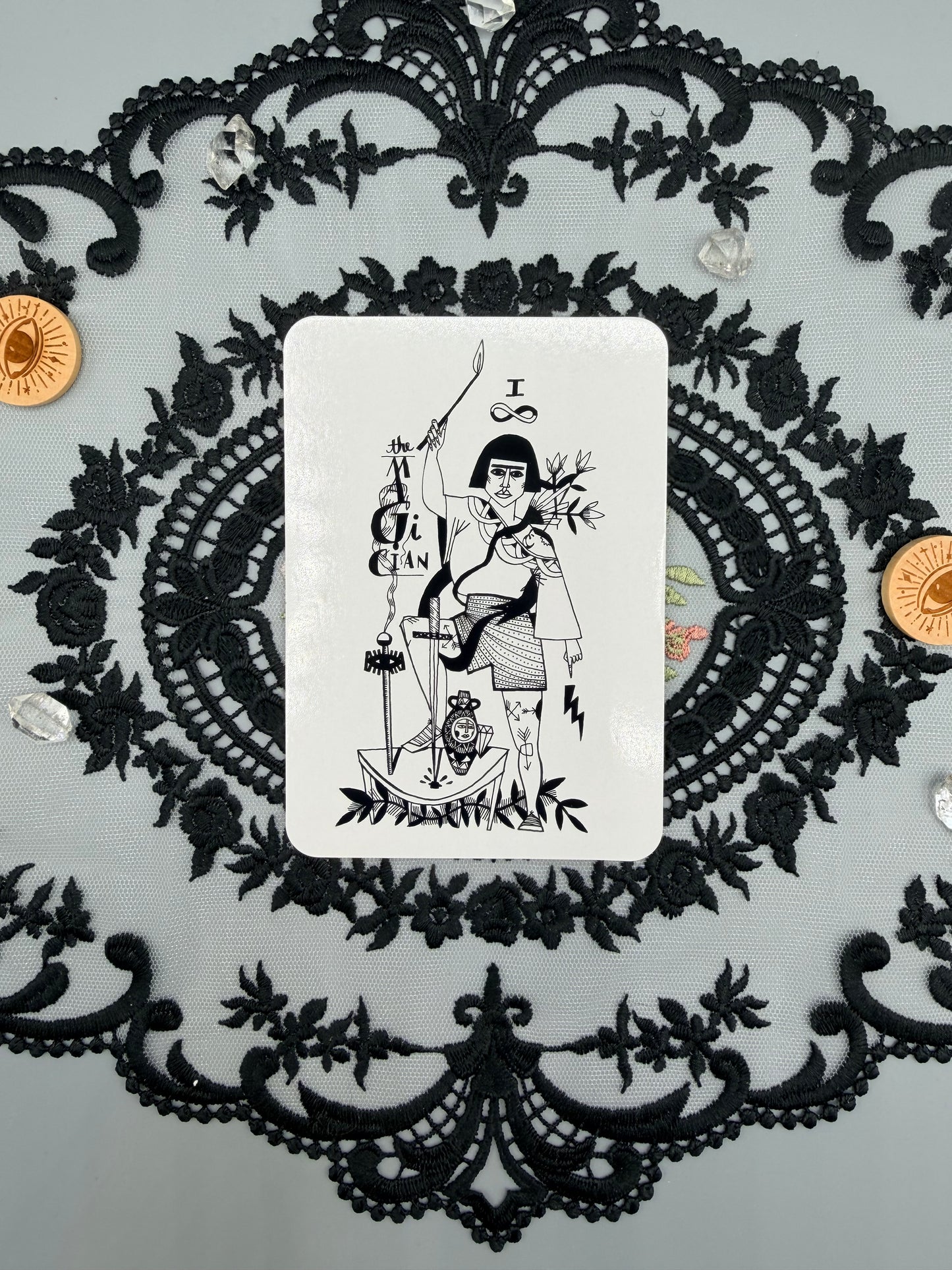 Many Queens Tarot Deck