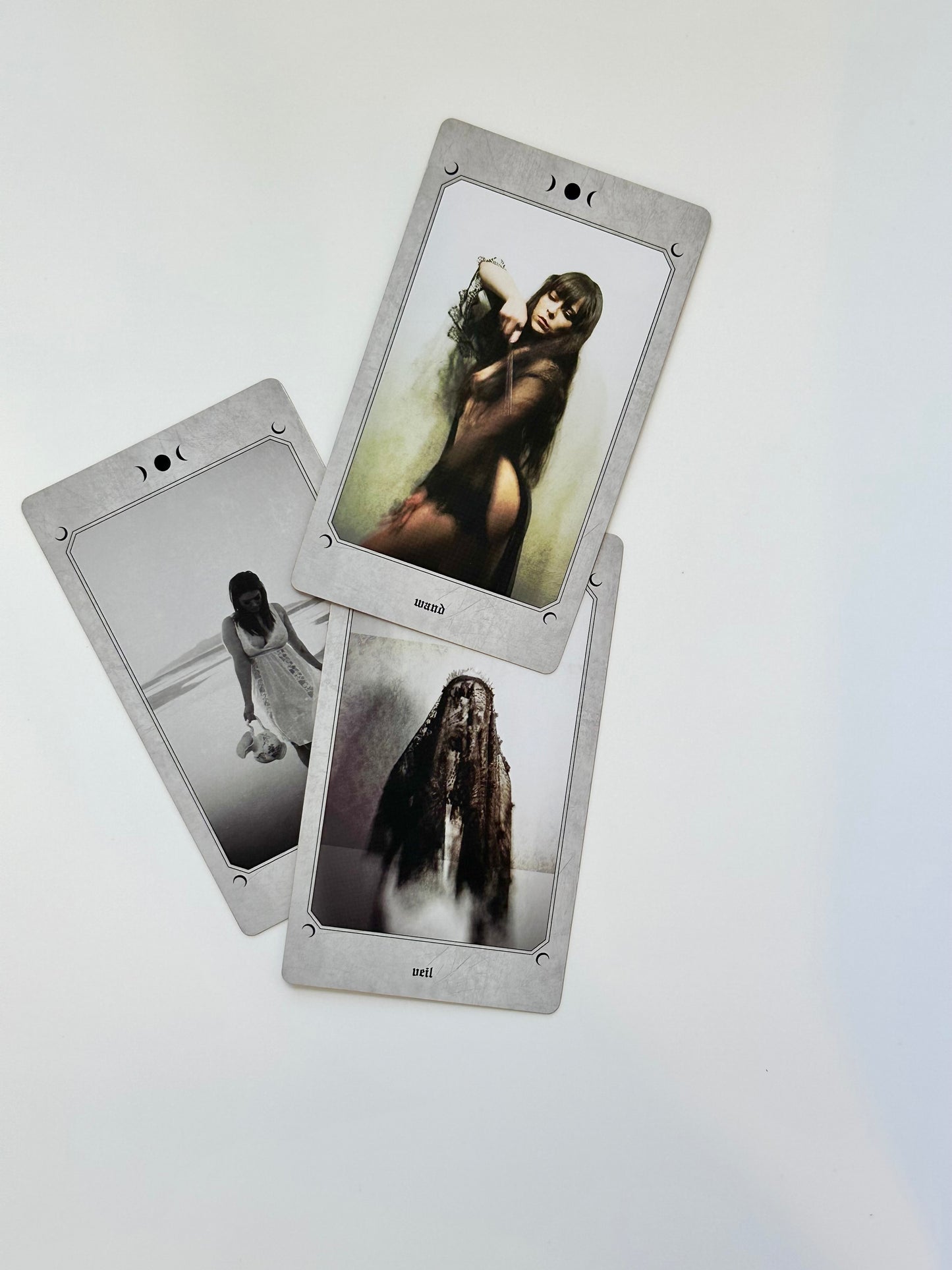 Three Black Moons Shadow Deck: 52 Oracle Card Deck and Guidebook