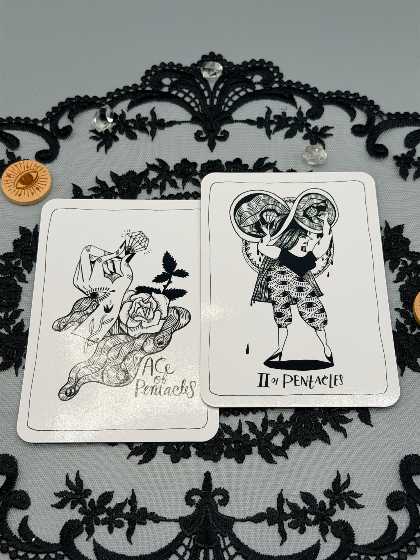 Many Queens Tarot Deck
