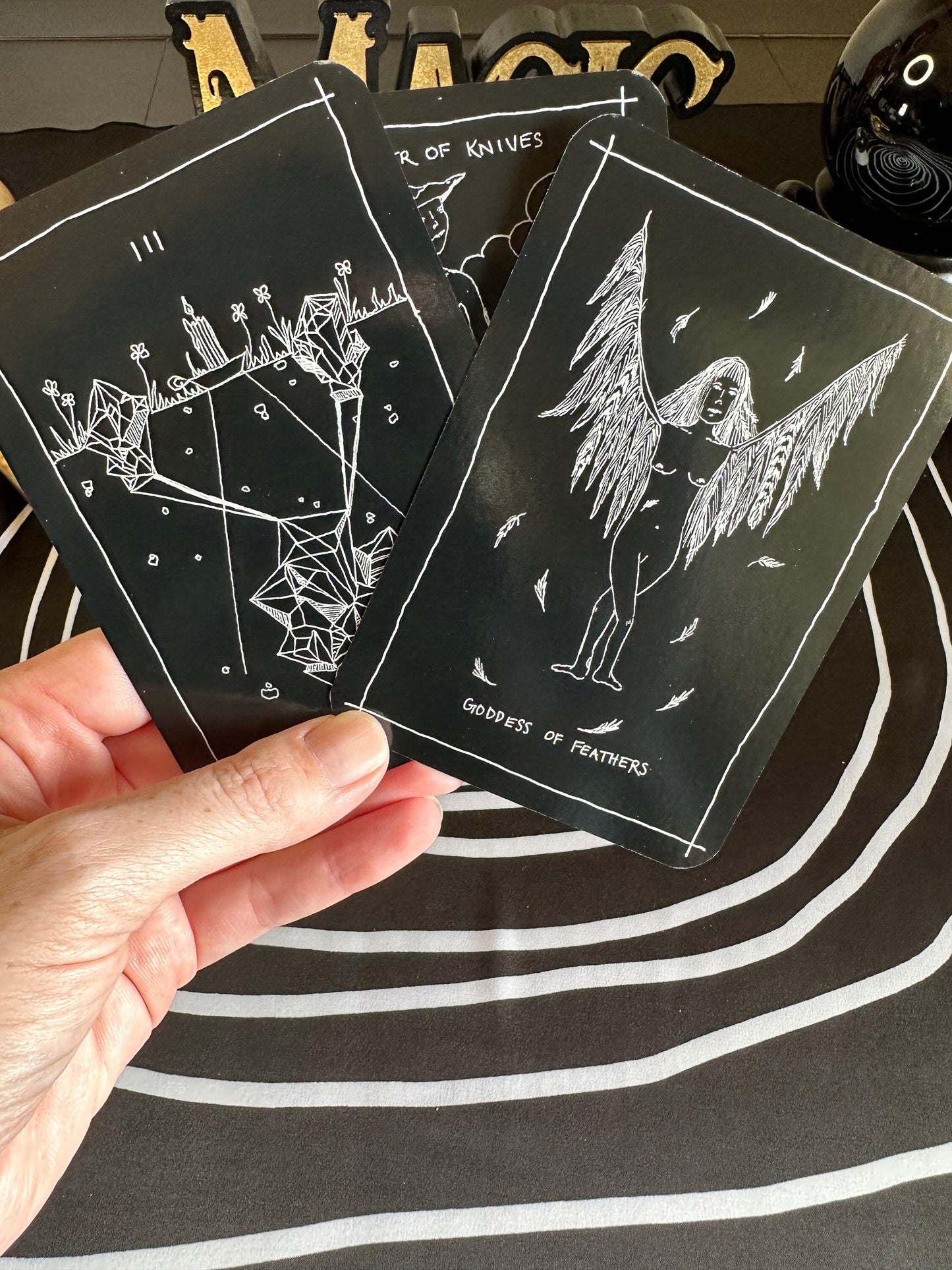 The Wanderer's Tarot Deck and Guidebook for Divination