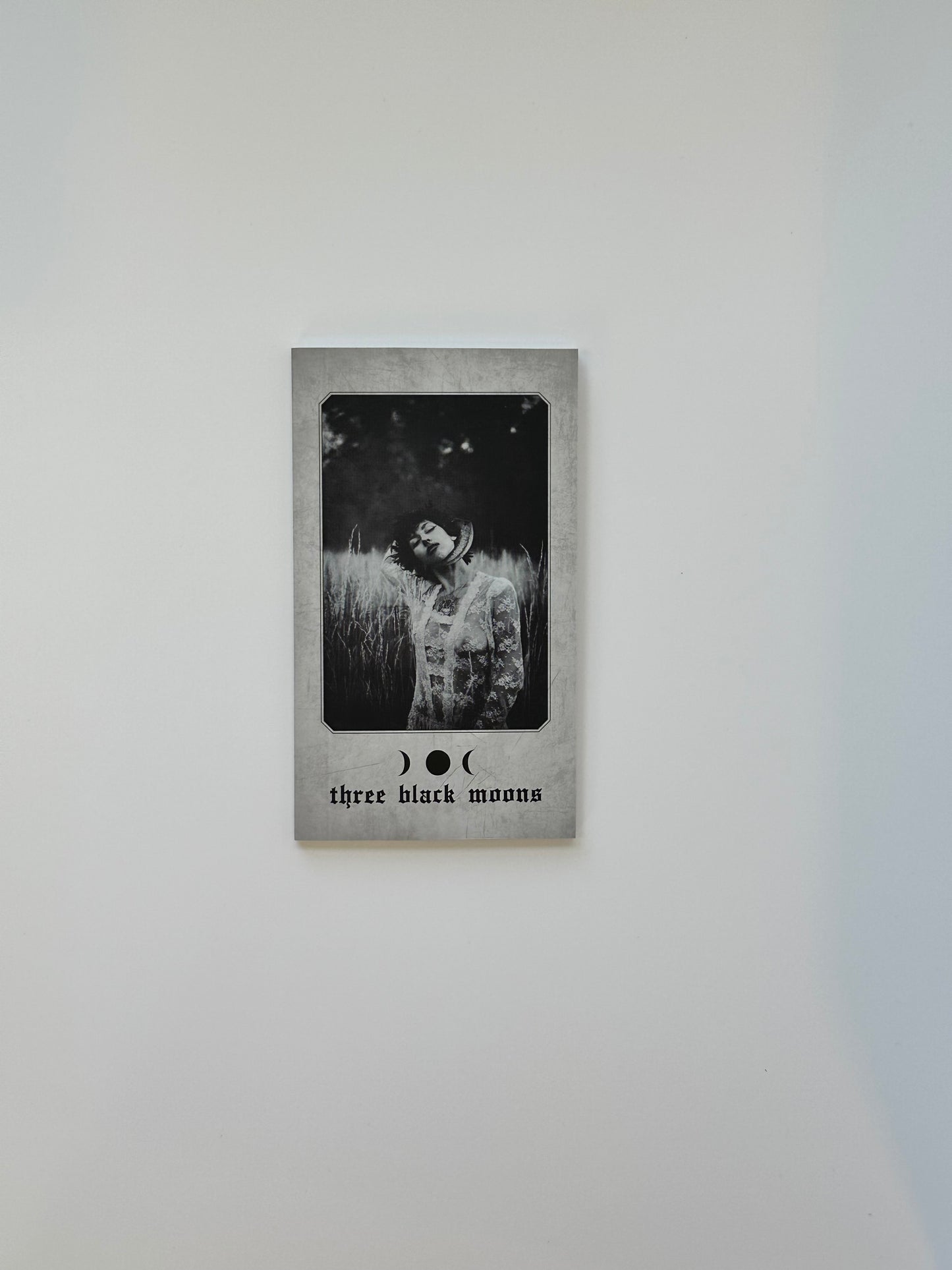 Three Black Moons Shadow Deck: 52 Oracle Card Deck and Guidebook