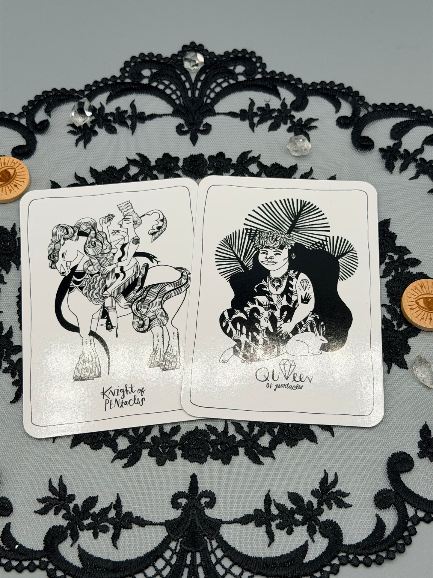 Many Queens Tarot Deck