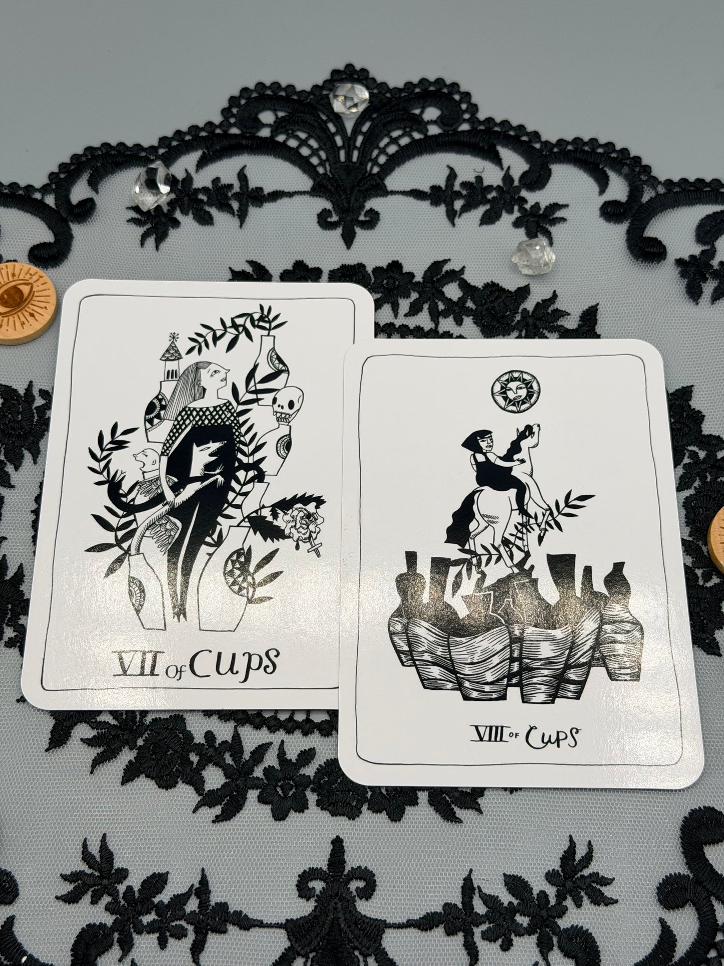 Many Queens Tarot Deck