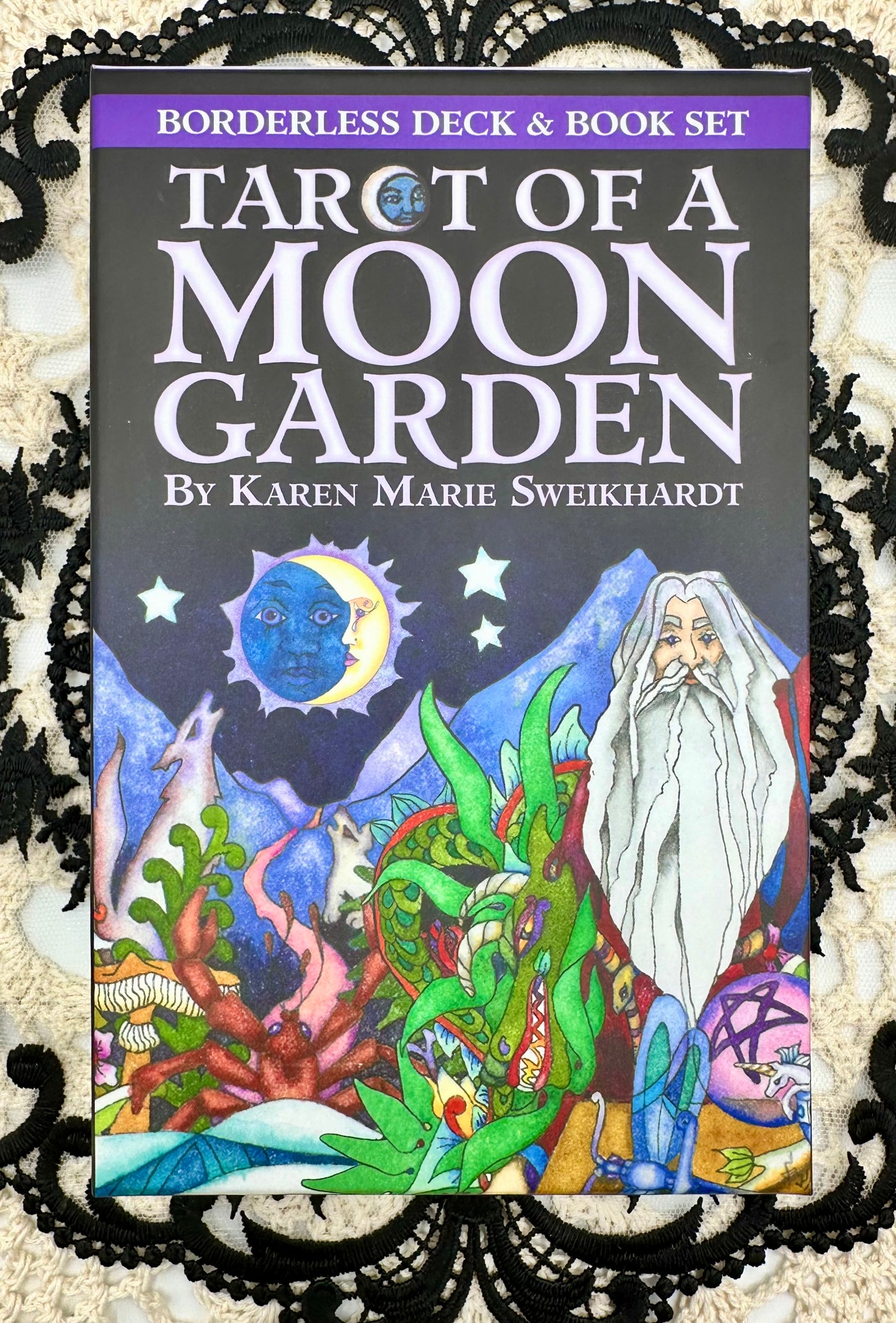 Tarot of a Moon Garden: Tarot Card Deck and Book Set with Bonus Poster