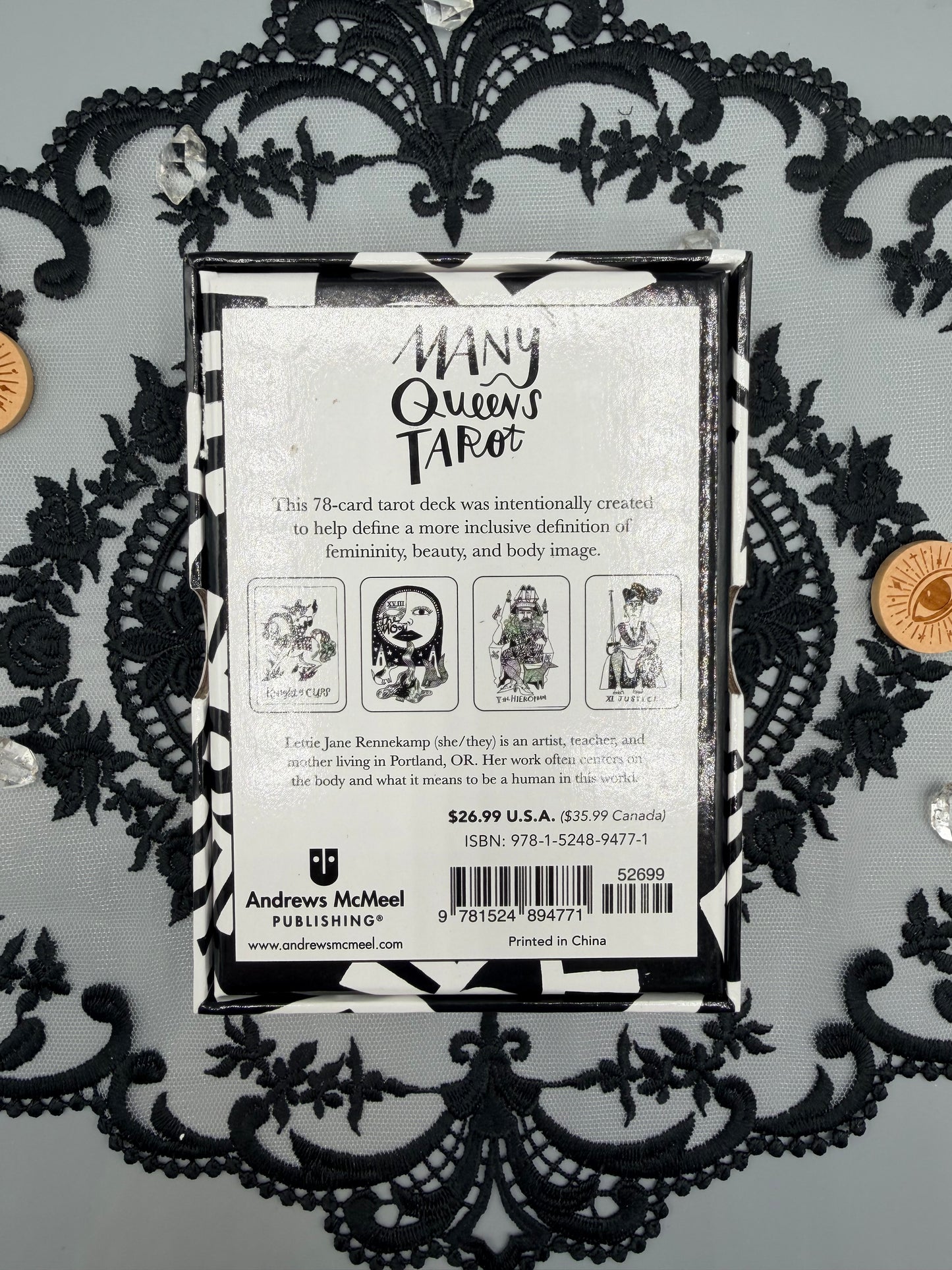 Many Queens Tarot Deck
