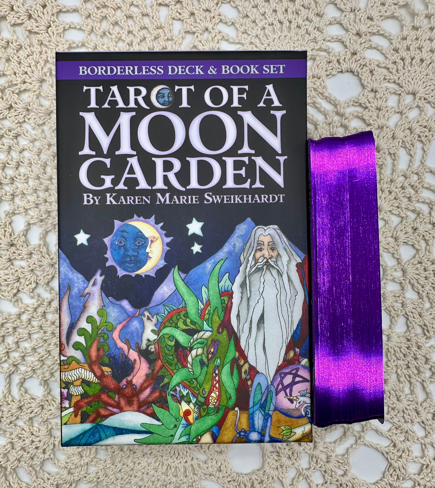 Tarot of a Moon Garden: Tarot Card Deck and Book Set with Bonus Poster