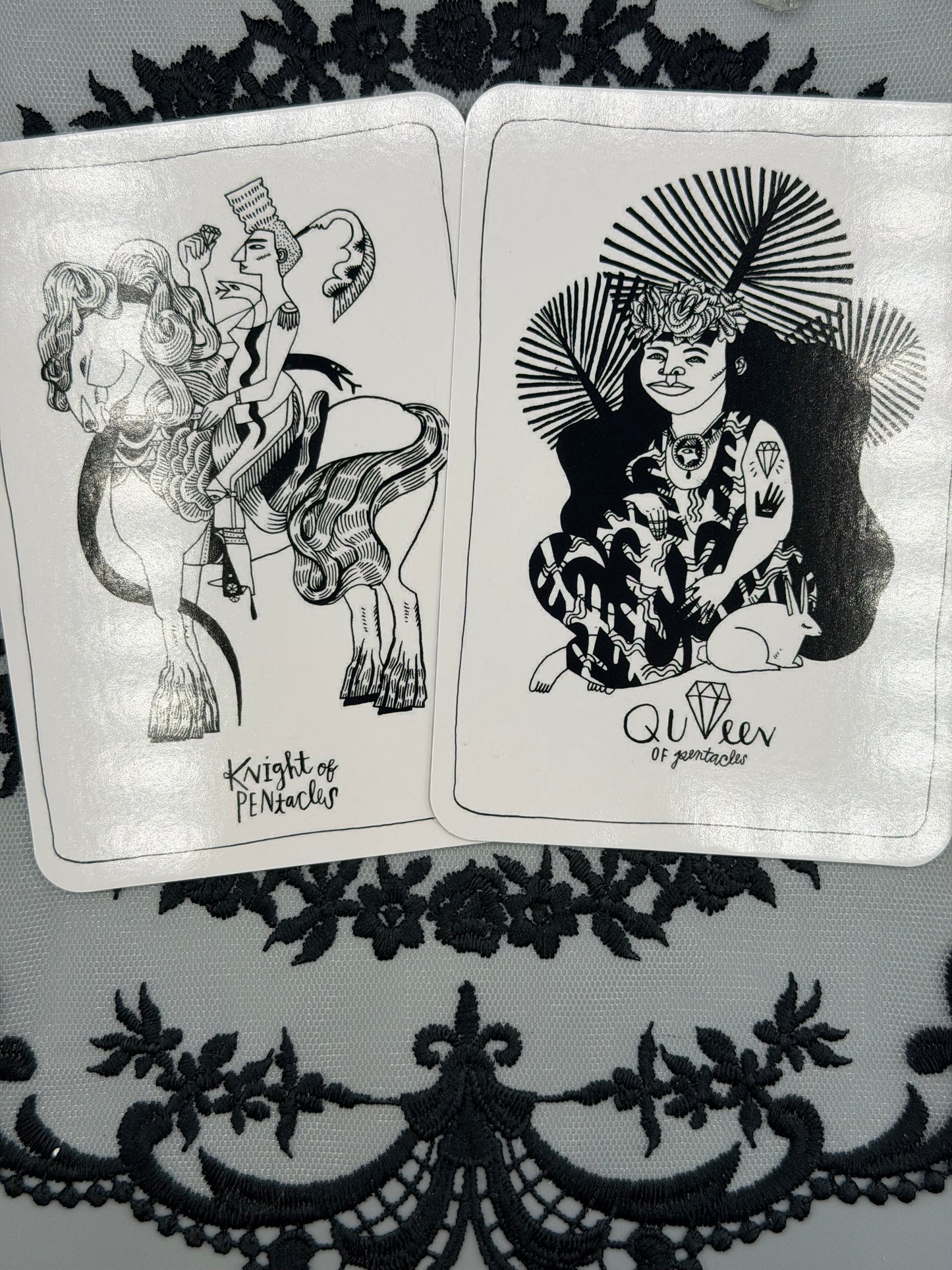 Many Queens Tarot Deck