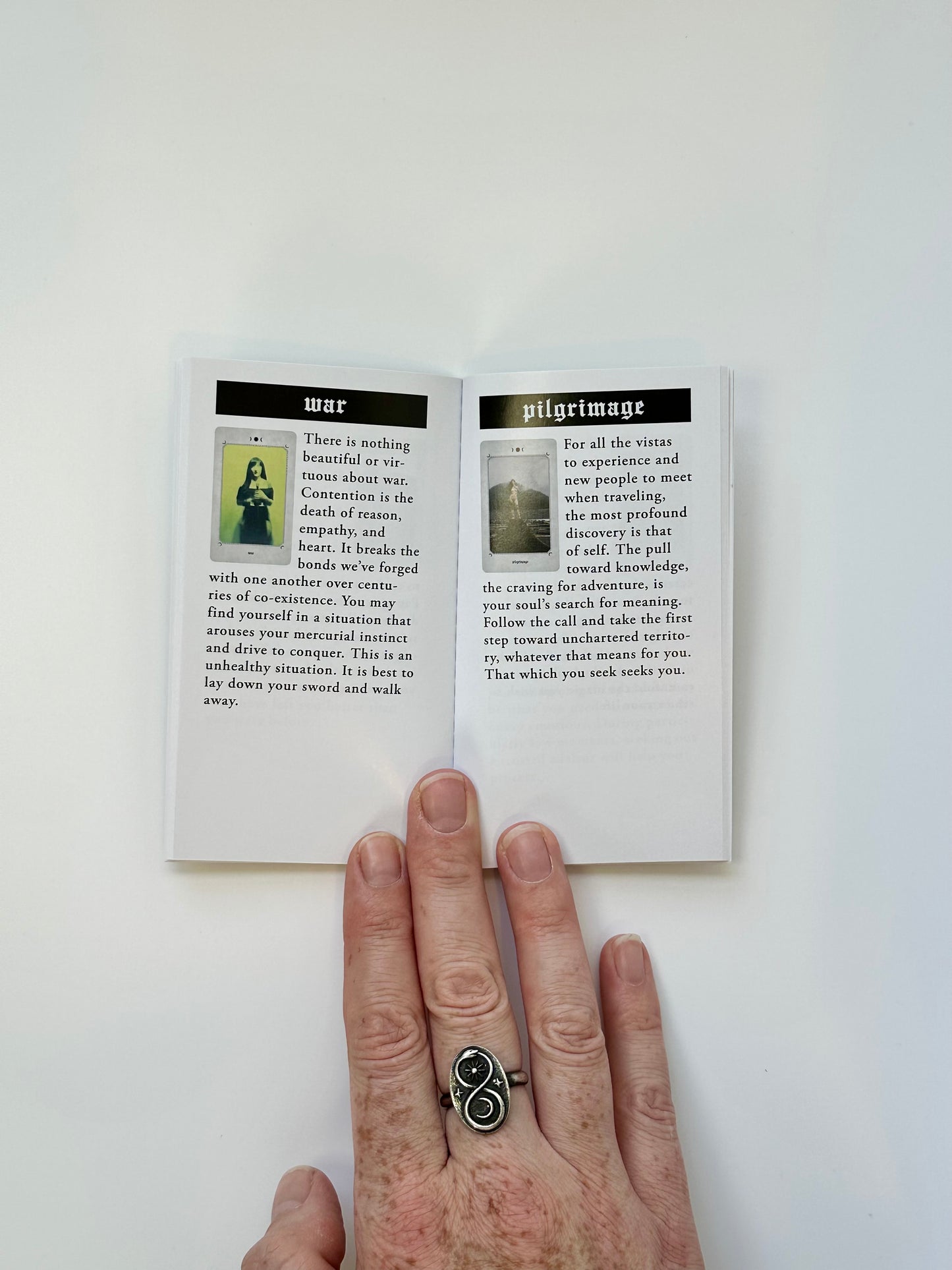 Three Black Moons Shadow Deck: 52 Oracle Card Deck and Guidebook