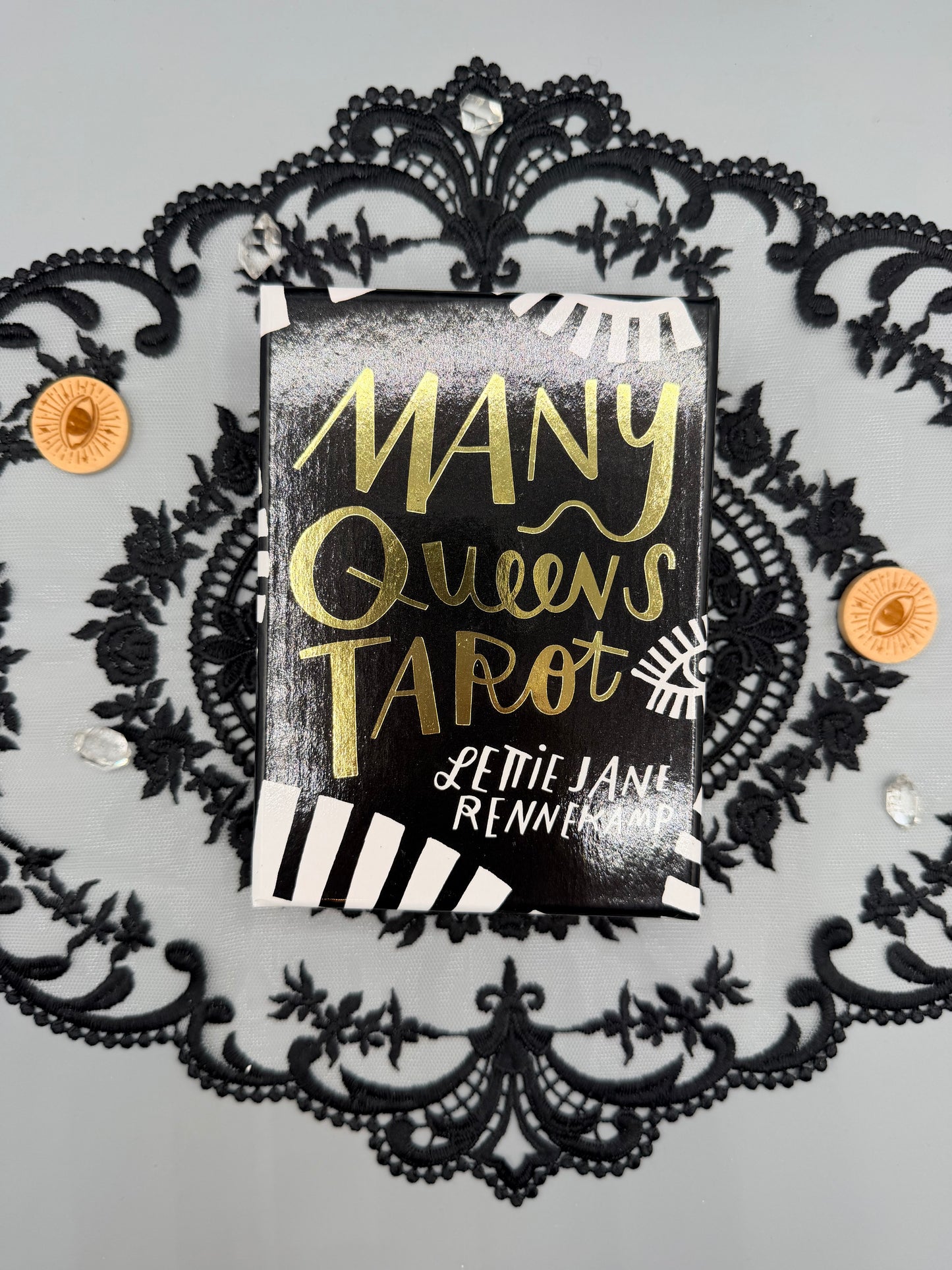 Many Queens Tarot Deck
