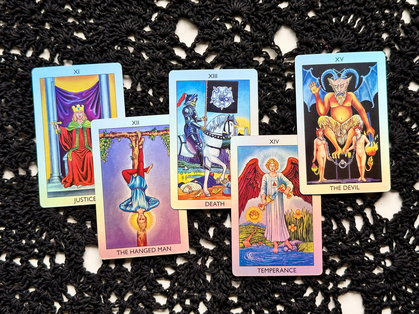 The Reflective Tarot Deck: 78 Rainbow Holographic Cards and Guide Booklet
