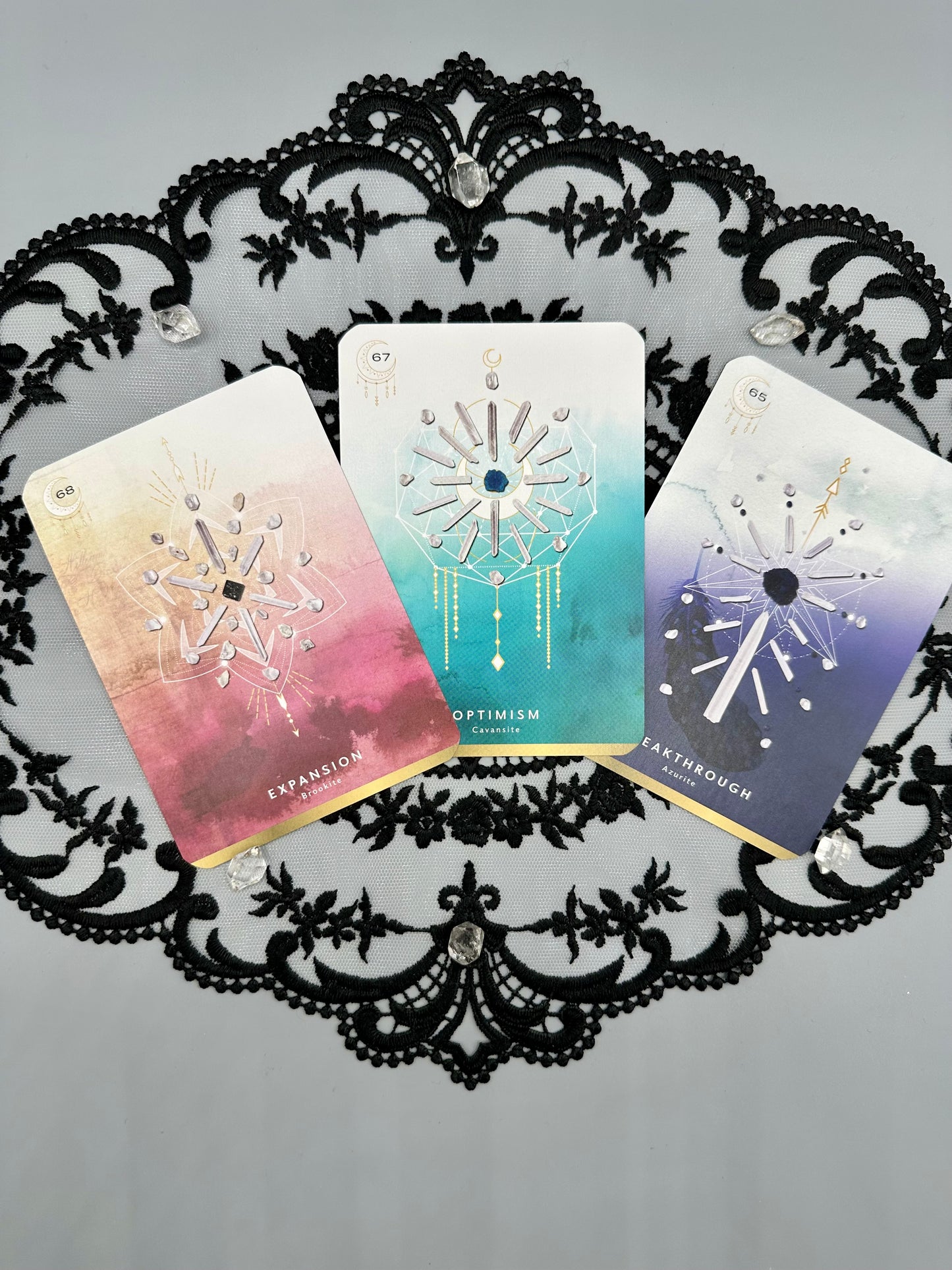 Crystal Grid Oracle Deck Deluxe Edition: 72 Card Set for Divination and Gridding