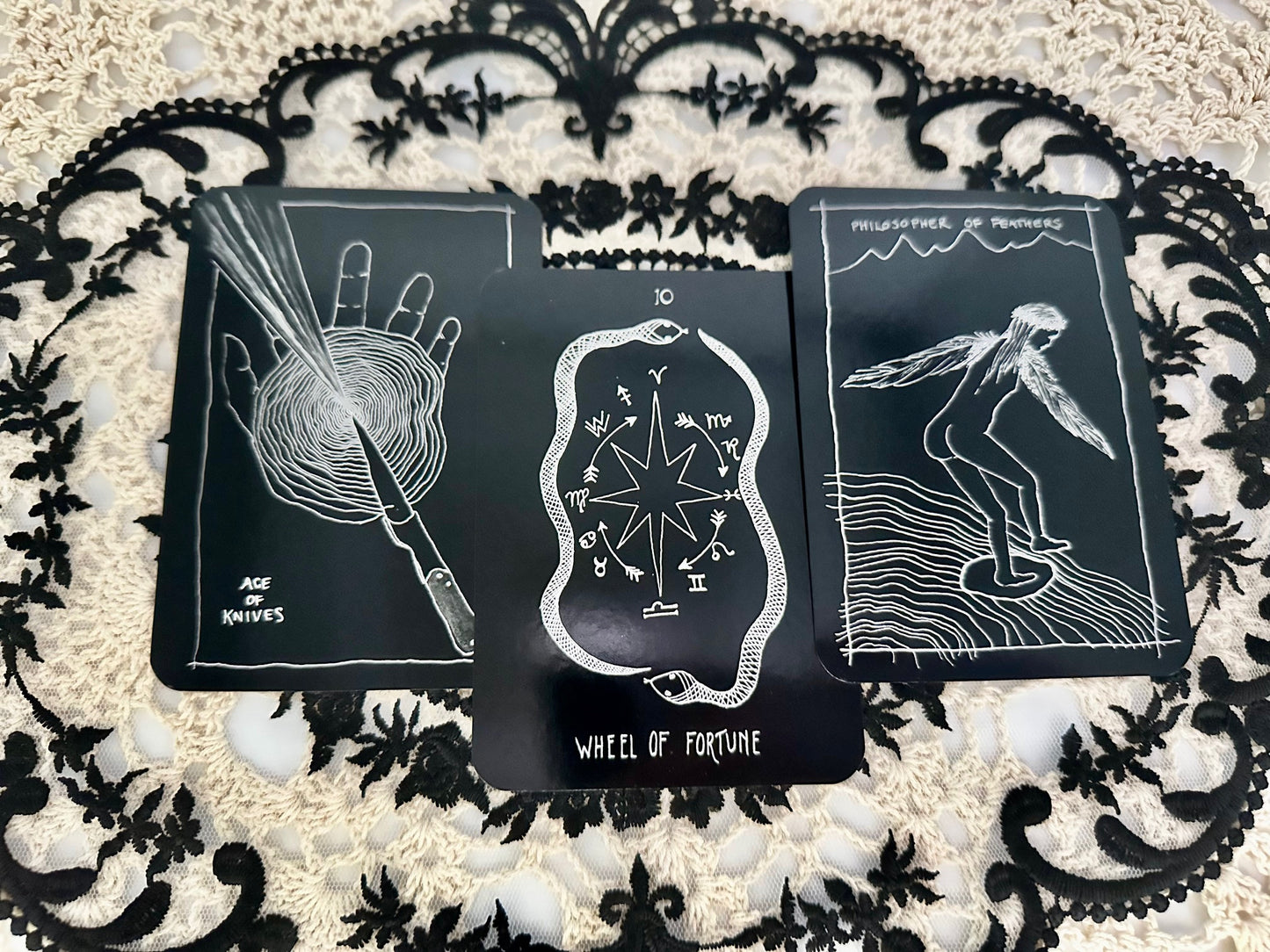 The Wanderer's Tarot Deck and Guidebook for Divination