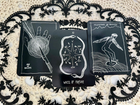 The Wanderer's Tarot Deck and Guidebook for Divination