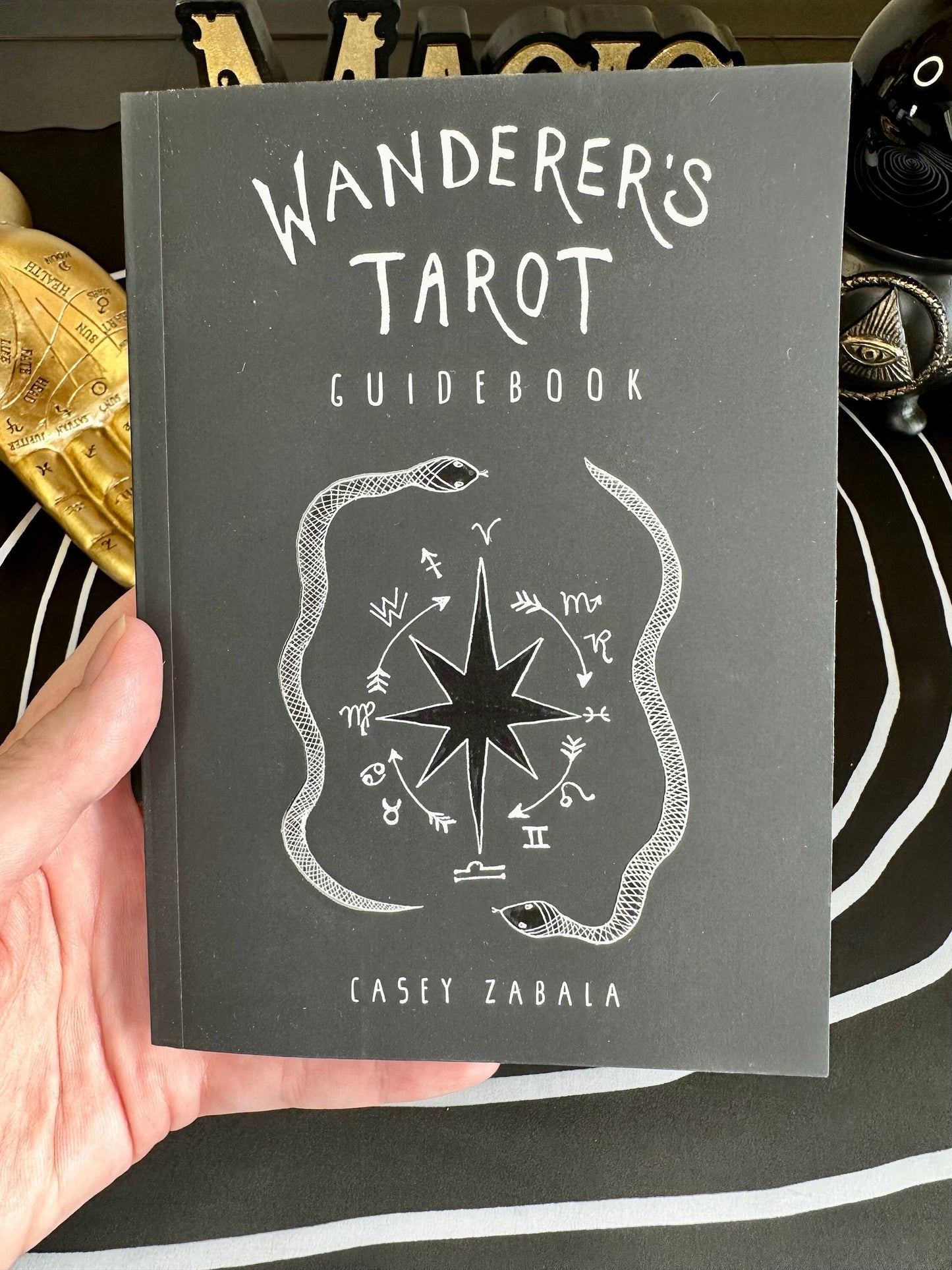 The Wanderer's Tarot Deck and Guidebook for Divination
